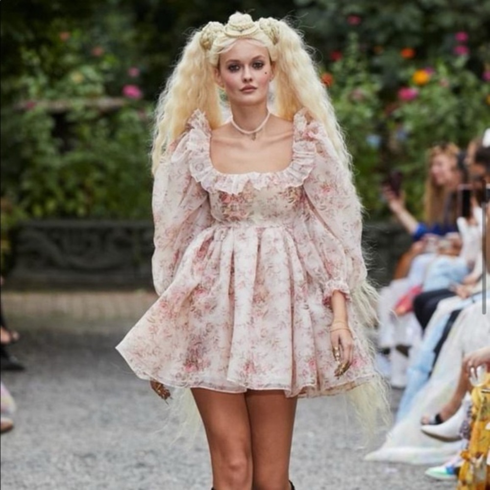 Mayfair Dress renaissance girl